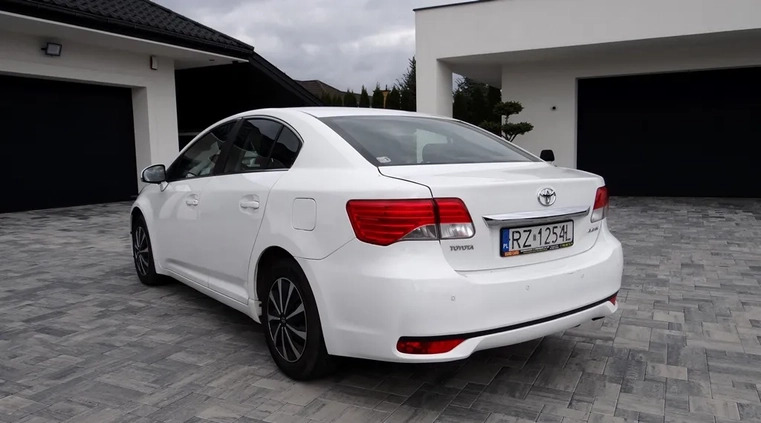 Toyota Avensis cena 29900 przebieg: 364000, rok produkcji 2014 z Piekary Śląskie małe 466